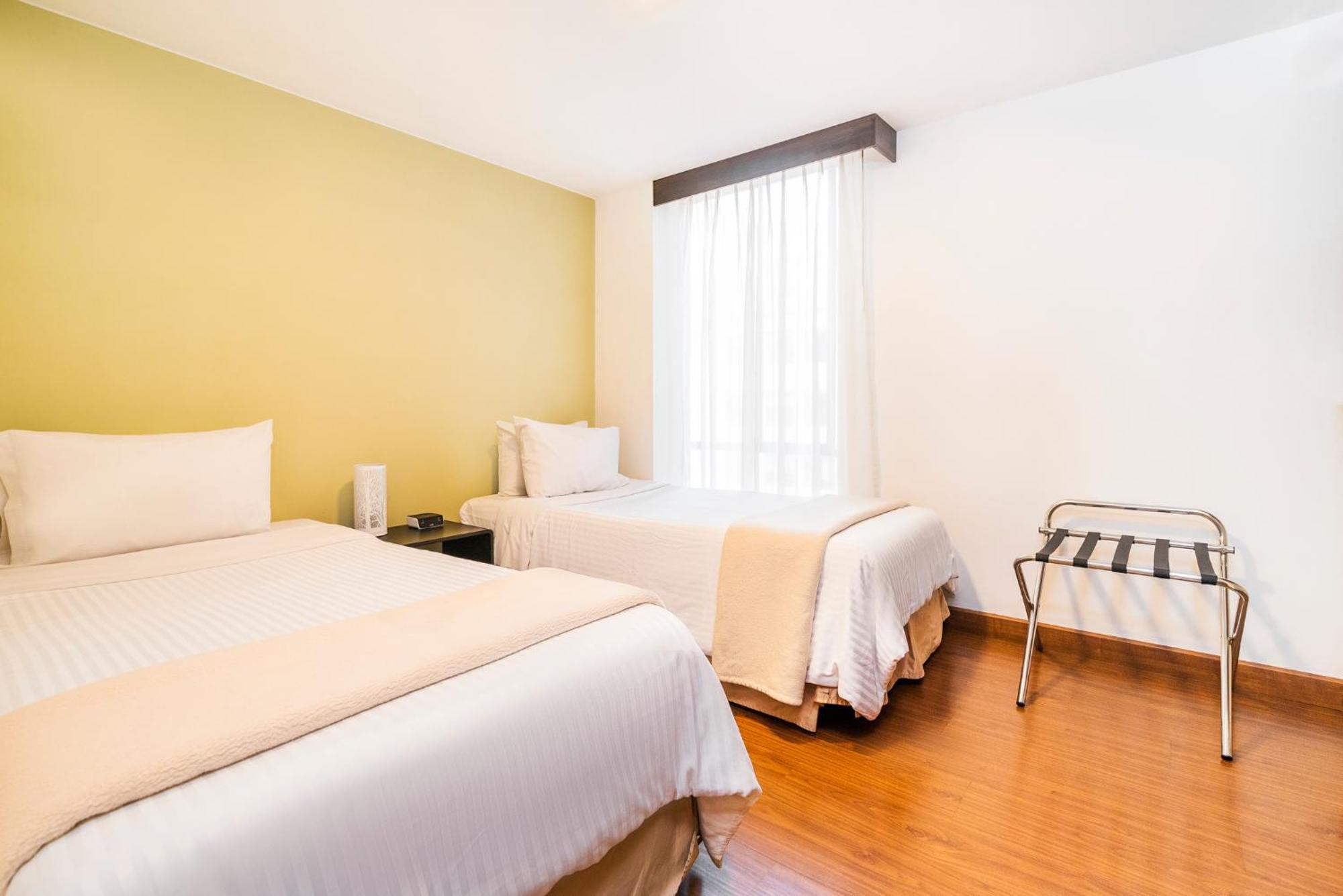 Lloyds Apartasuites Parque 93 Богота Екстер'єр фото