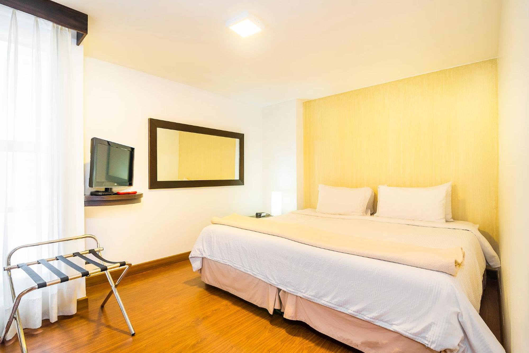Lloyds Apartasuites Parque 93 Богота Екстер'єр фото