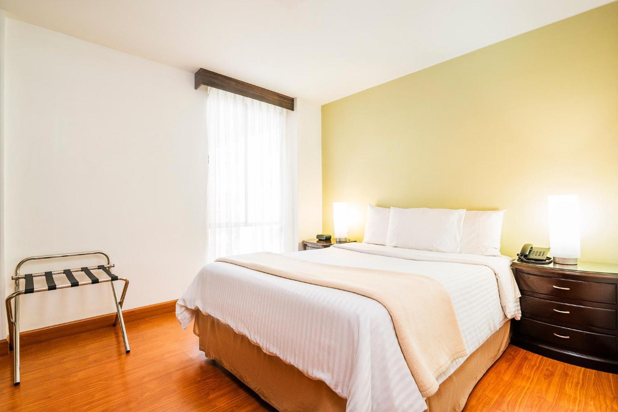 Lloyds Apartasuites Parque 93 Богота Екстер'єр фото