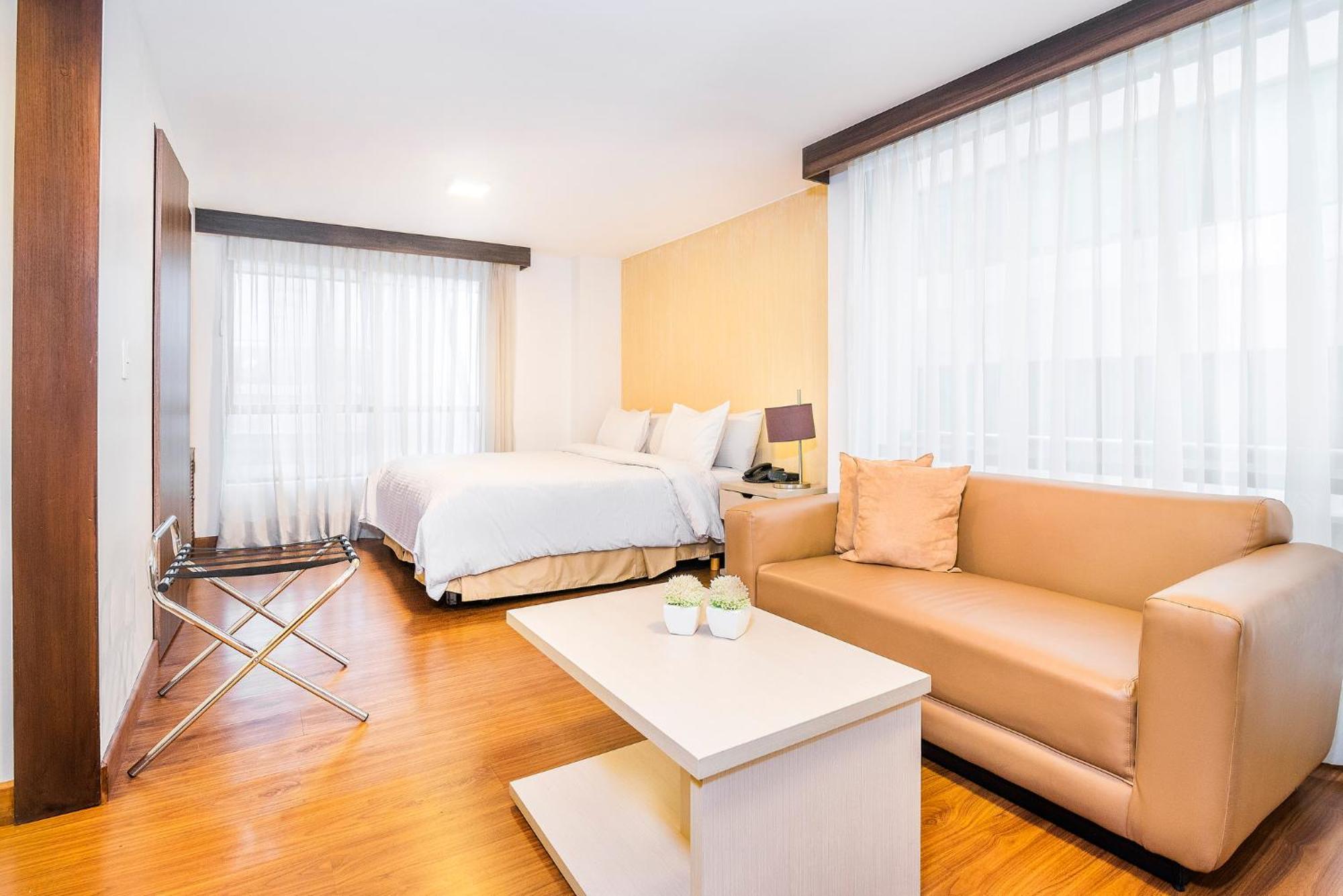 Lloyds Apartasuites Parque 93 Богота Екстер'єр фото