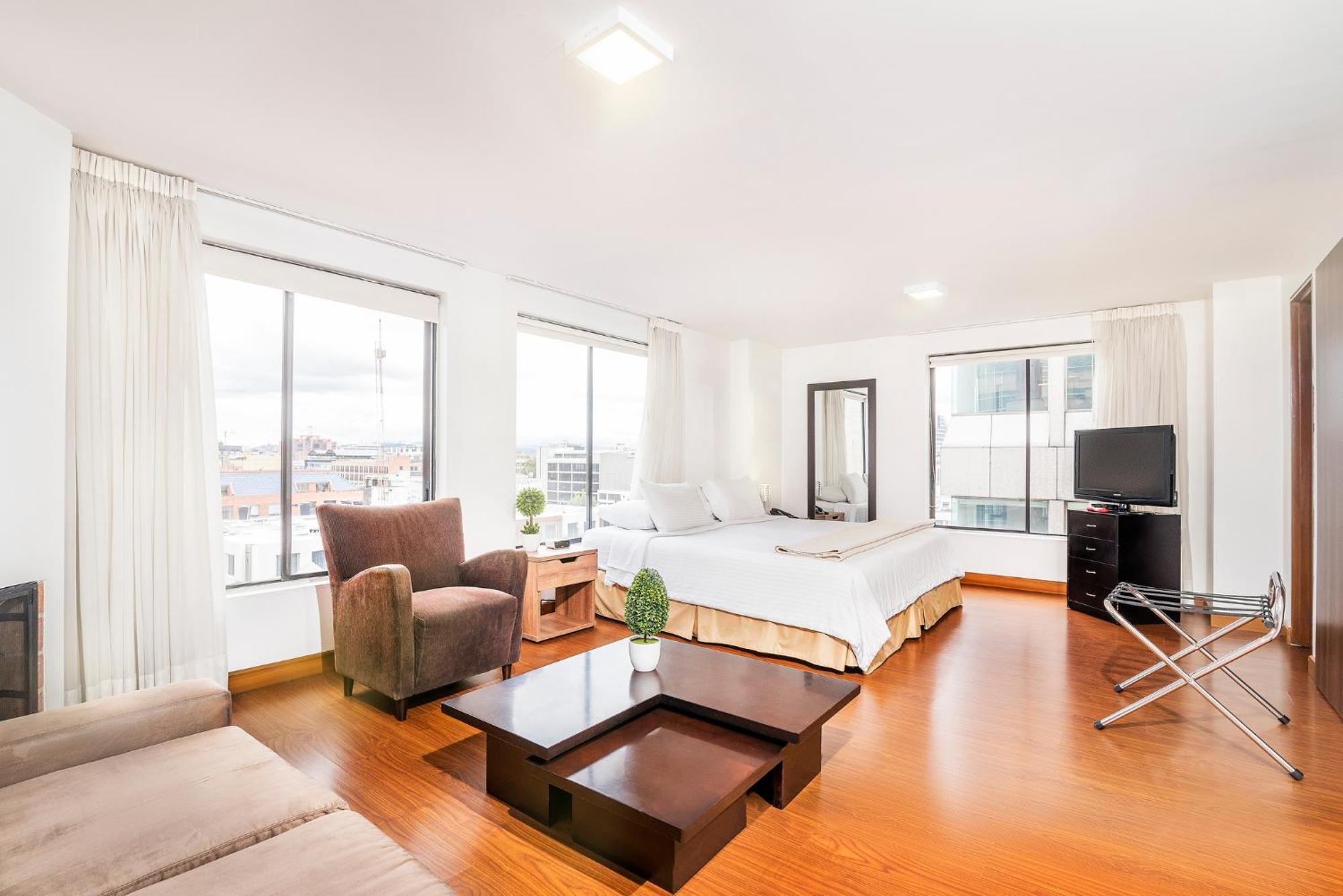 Lloyds Apartasuites Parque 93 Богота Екстер'єр фото